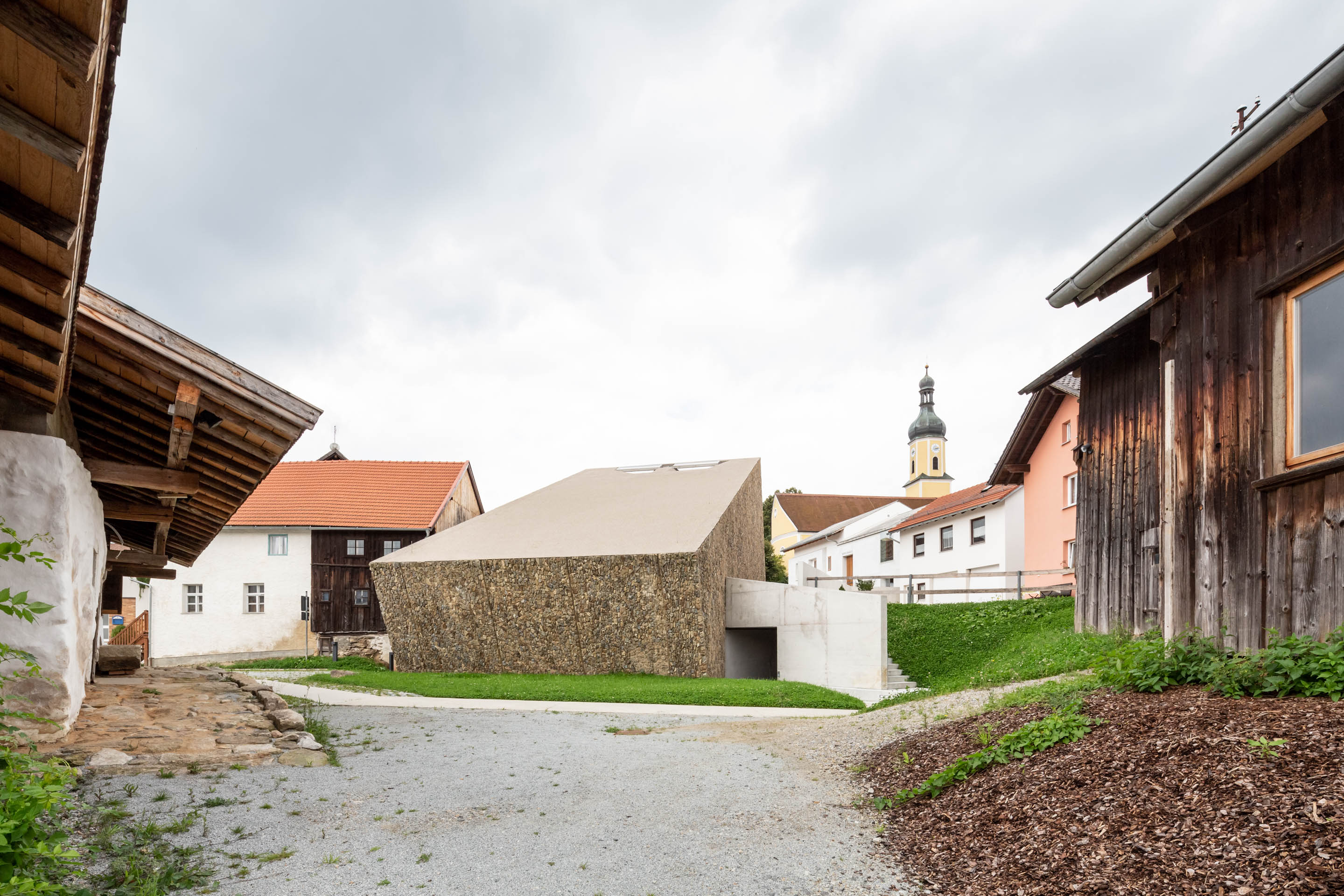 Rückansicht auf das Konzerthaus in Blaibach